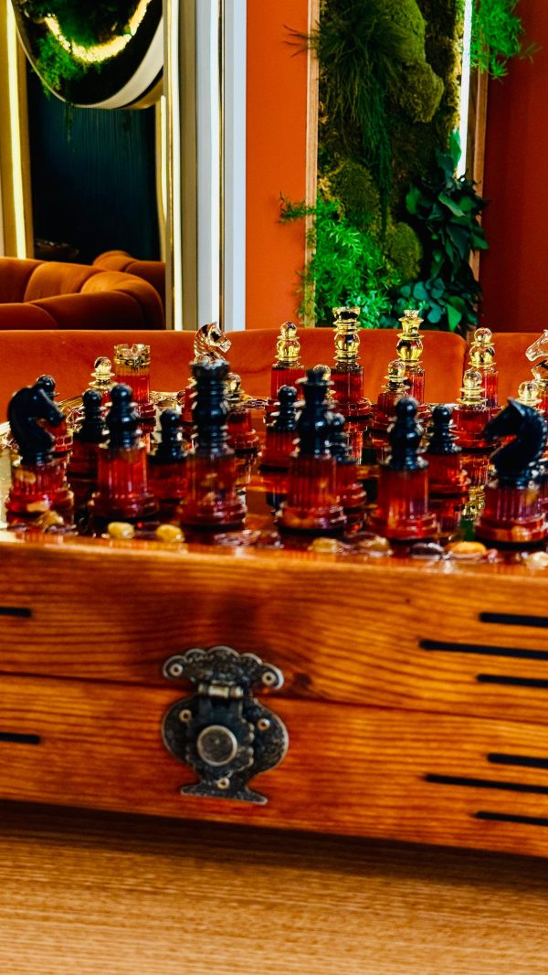 Шахова скриня з бурштином та епоксидною смолою XL