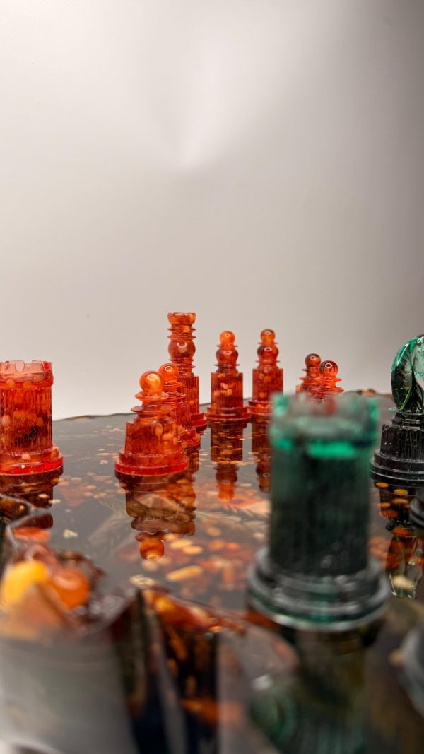 Колекційні шахи з епоксидної смоли, кедру та бурштину у вигляді Айсбергу "Бурштинова Легенда"