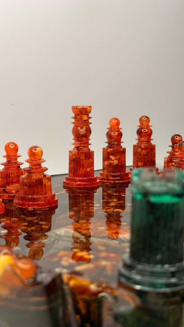 Колекційні шахи з епоксидної смоли, кедру та бурштину у вигляді Айсбергу "Бурштинова Легенда"
