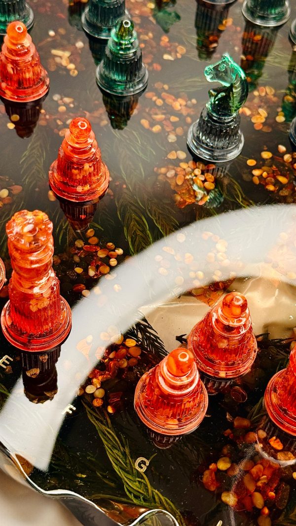 Колекційні шахи з епоксидної смоли, кедру та бурштину у вигляді Айсбергу "Бурштинова Легенда"