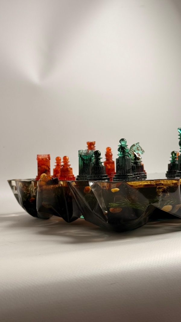 Колекційні шахи з епоксидної смоли, кедру та бурштину у вигляді Айсбергу "Бурштинова Легенда"