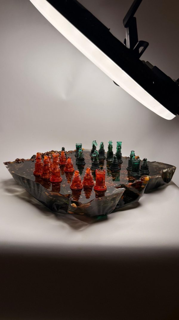 Колекційні шахи з епоксидної смоли, кедру та бурштину у вигляді Айсбергу "Бурштинова Легенда"