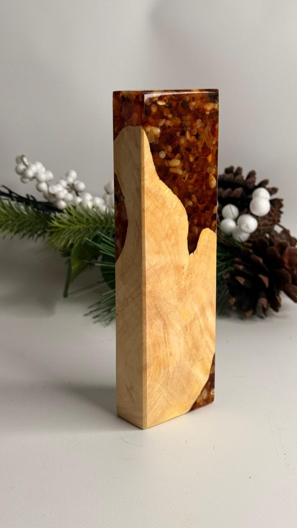 Підсвічник із капової тополі, епоксидної смоли та бурштину