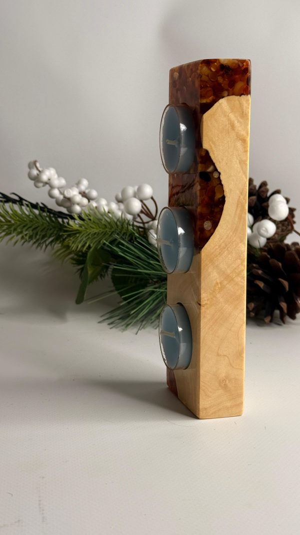 Підсвічник із капової тополі, епоксидної смоли та бурштину