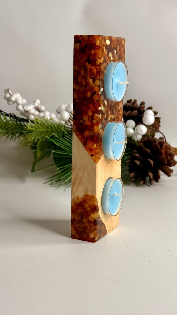 Підсвічник із капової тополі, епоксидної смоли та бурштину