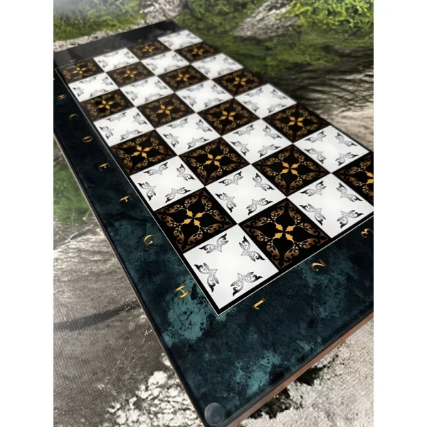 eksklyuzivniy-nab-r-z-dereva-gartovanogo-skla-3-v-1-shahi-shashki-nardi-13-1000x1000 Подарунковий набір з дерева і гартованого скла: 3 в 1 — нарди, шахи, шашки