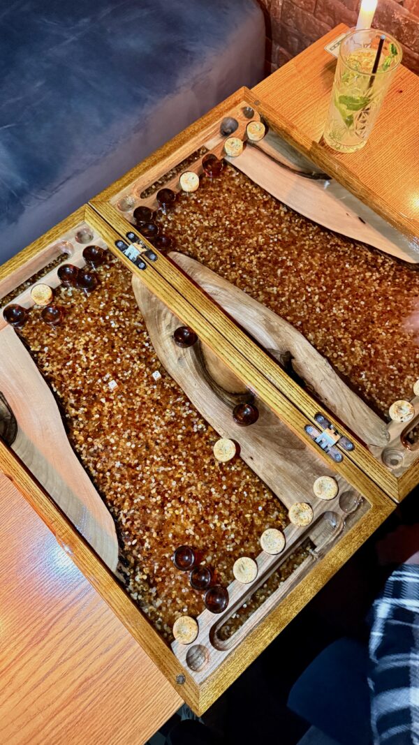 IMG_3275 Ексклюзивні нарди з бурштину, горіха та епоксидної смоли