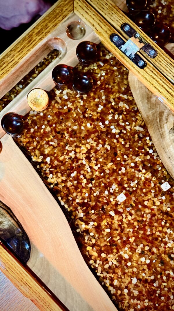 IMG_3277 Ексклюзивні нарди з бурштину, горіха та епоксидної смоли