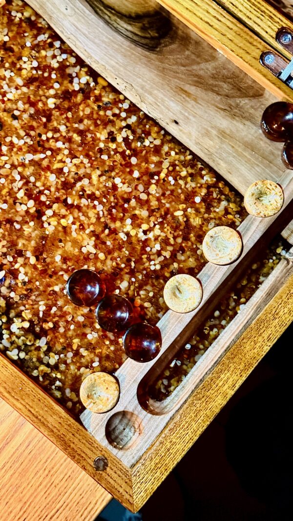 IMG_3278 Ексклюзивні нарди з бурштину, горіха та епоксидної смоли