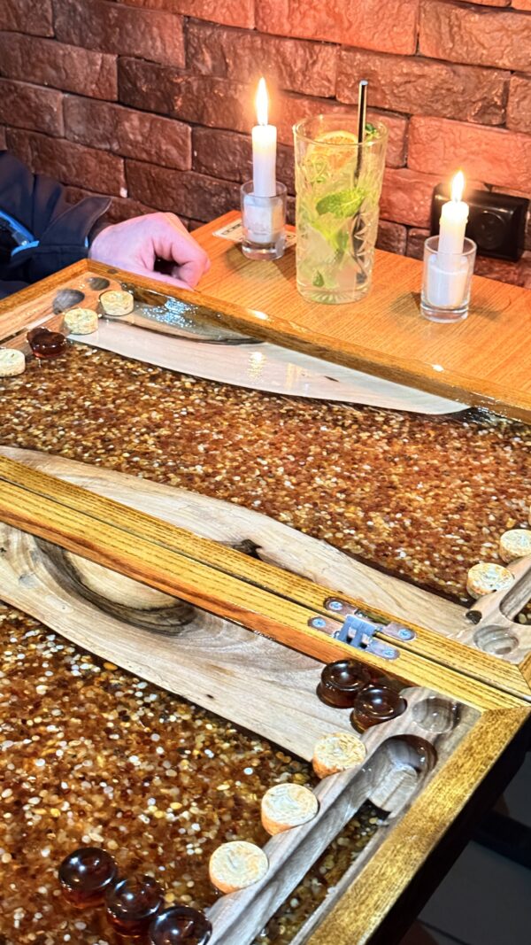 IMG_3279 Ексклюзивні нарди з бурштину, горіха та епоксидної смоли