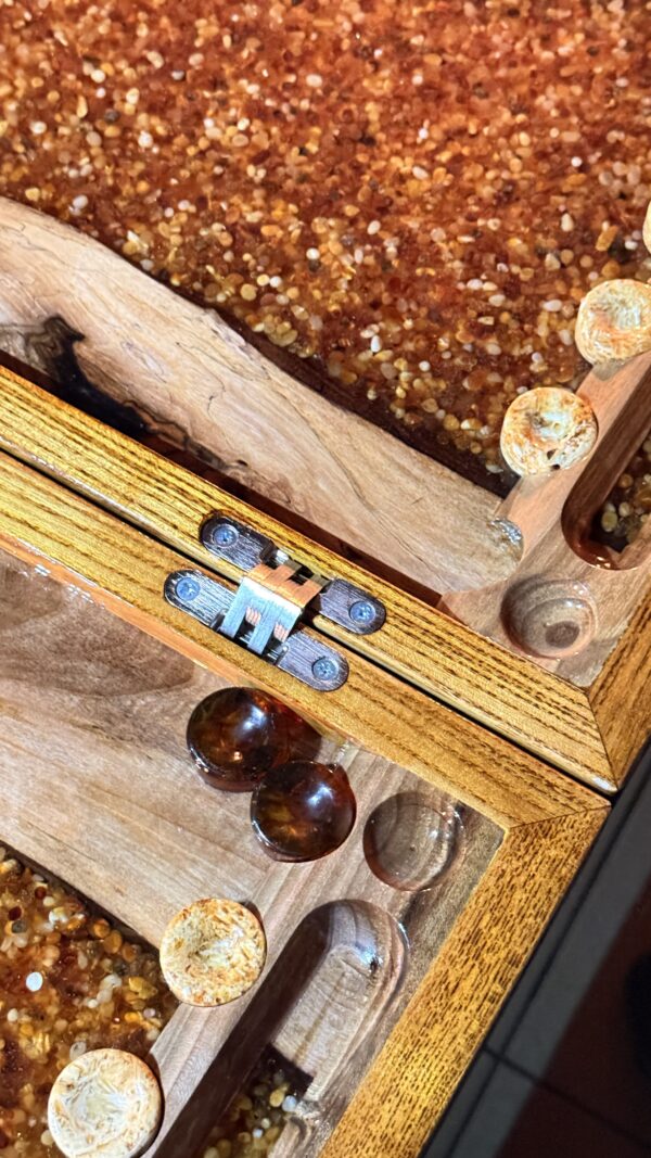 IMG_3280 Ексклюзивні нарди з бурштину, горіха та епоксидної смоли