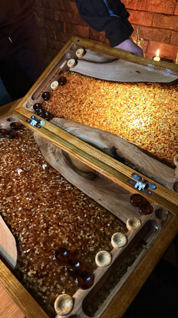 Ексклюзивні нарди з бурштину, горіха та епоксидної смоли