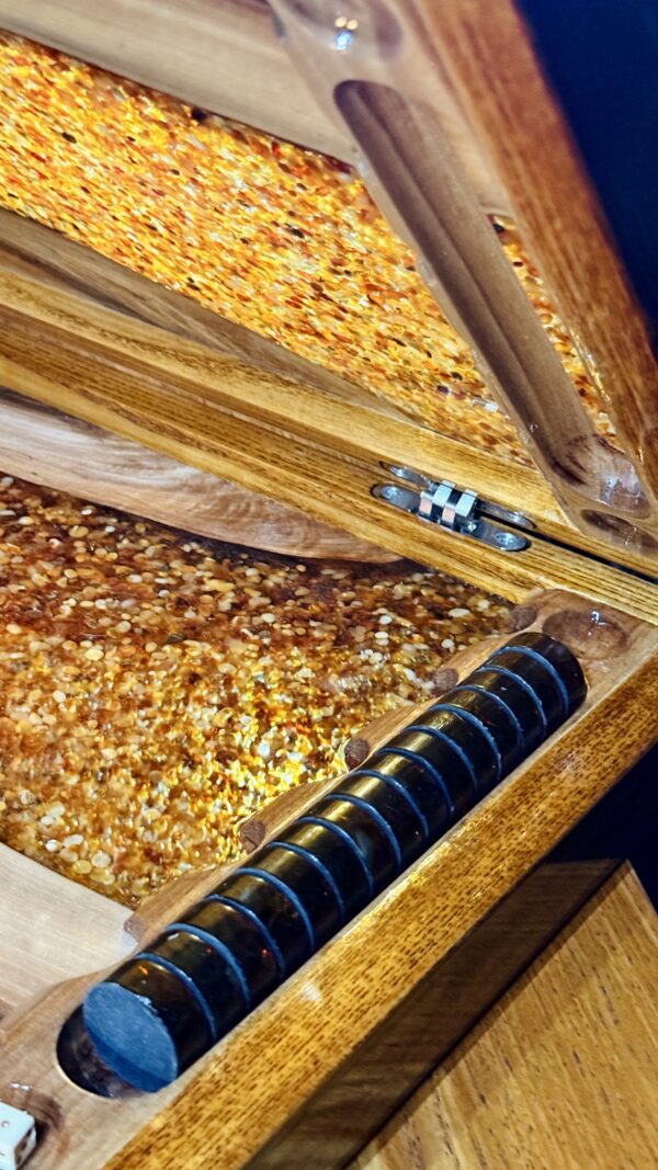 IMG_3409 Ексклюзивні нарди з бурштину, горіха та епоксидної смоли