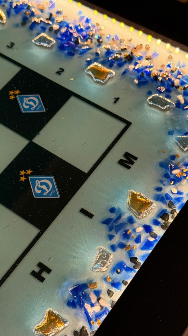 Корпоративні подарункові шахи із Вашим логотипом