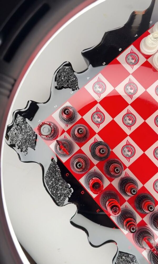 Корпоративні подарункові шахи із Вашим логотипом